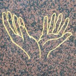 EN TES MAINS - détail